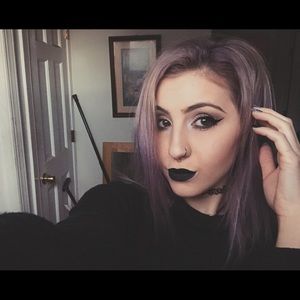 Meet your Posher, Niki